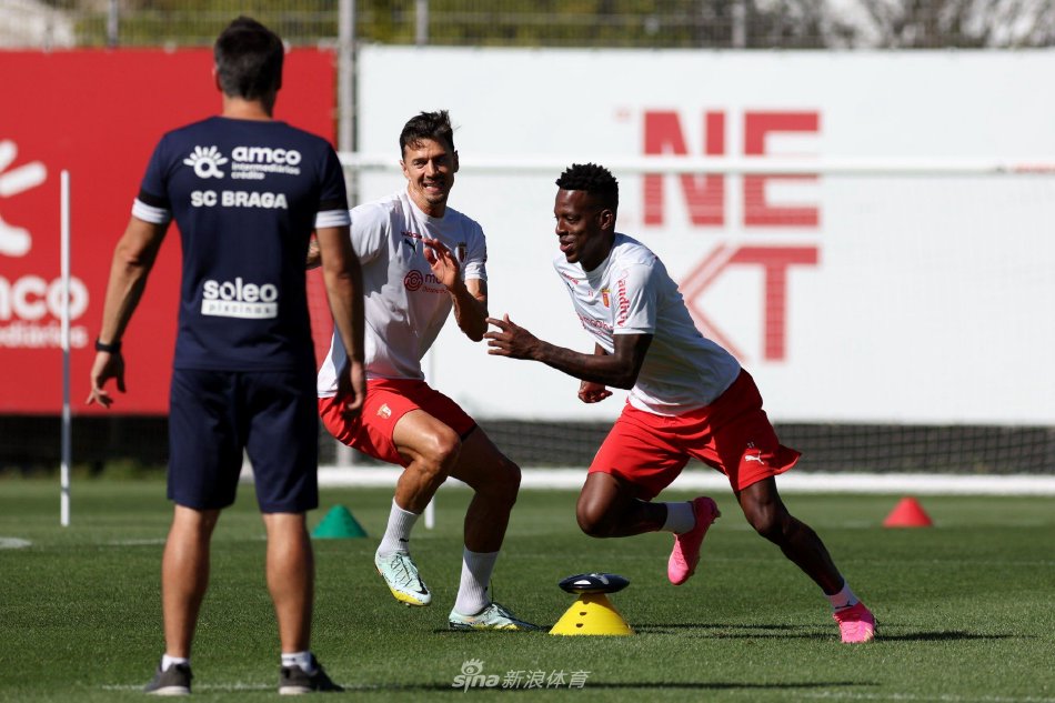 花秀贾利尔 花秀贾利尔