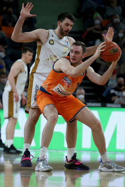 度和场下影 度和场下影